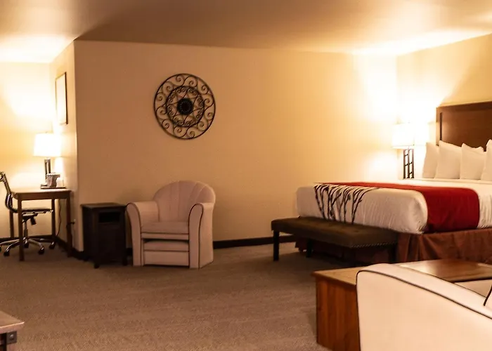 Hotel & Convention Center 3*