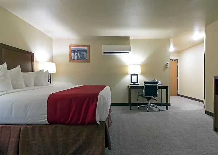 Hotel & Convention Center 3*