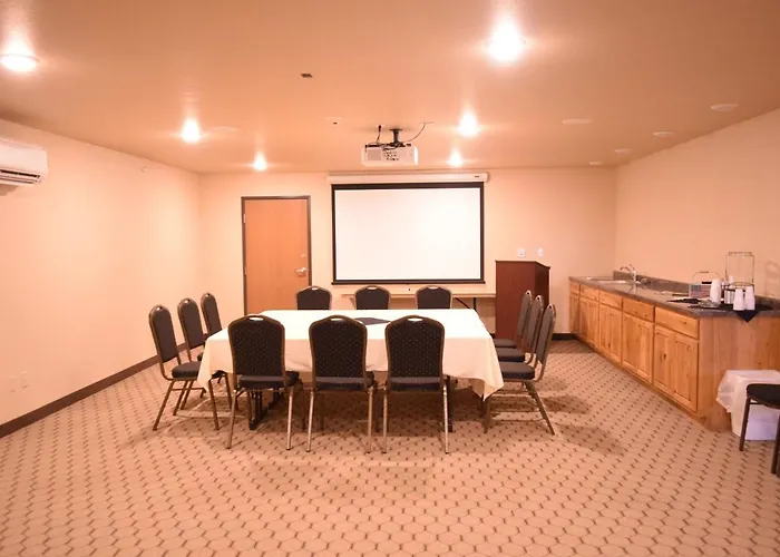 & Convention Center Hotel 3*